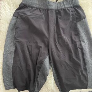 Lululemon Black/grey shorts size M